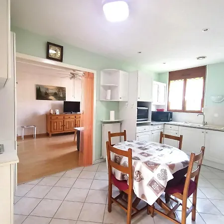 Spacieux T3 A Entre Et Avec Balcon Et Wi-fi ! - Fr-1-555-62 Apartment