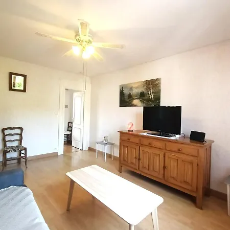 Spacieux T3 A Entre Et Avec Balcon Et Wi-fi ! - Fr-1-555-62 Apartment