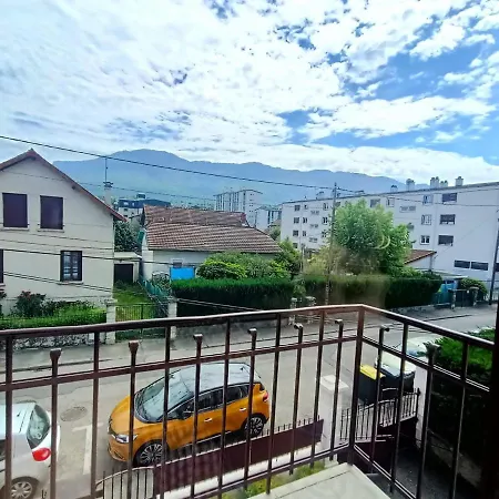 Spacieux T3 A Entre Et Avec Balcon Et Wi-fi ! - Fr-1-555-62 * Aix-les-Bains